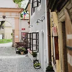 Panzió Monastery Garden Bistro & 4*