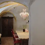 B&B Monastery Garden Bistro & 체스키크룸로프