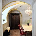 Oda ve Kahvaltı Monastery Garden Bistro &