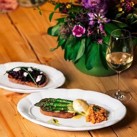 Monastery Garden Bistro&rooms Bed & Breakfast