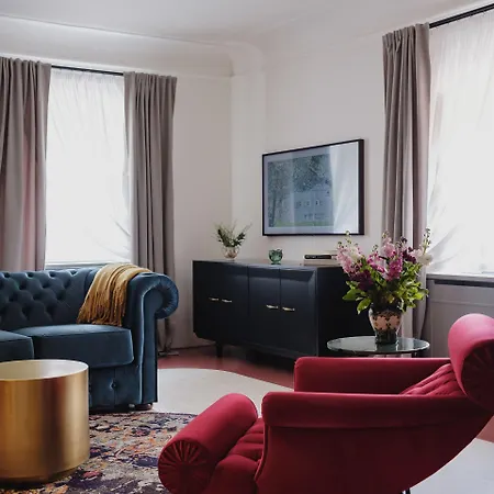 Nocleg ze śniadaniem Monastery Garden Bistro & 4*