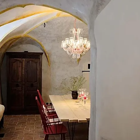 Monastery Garden Bistro & 체스키크룸로프