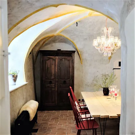 住宿加早餐酒店 Monastery Garden Bistro &