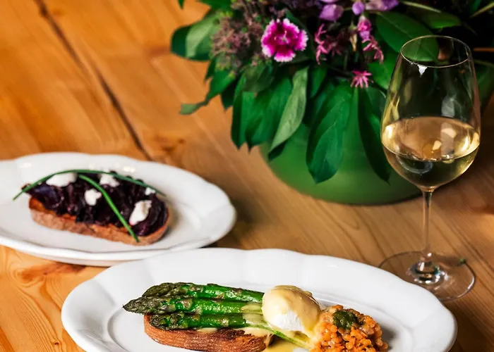 Monastery Garden Bistro & 住宿加早餐酒店