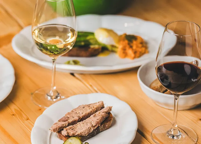 Monastery Garden Bistro & Отель типа 