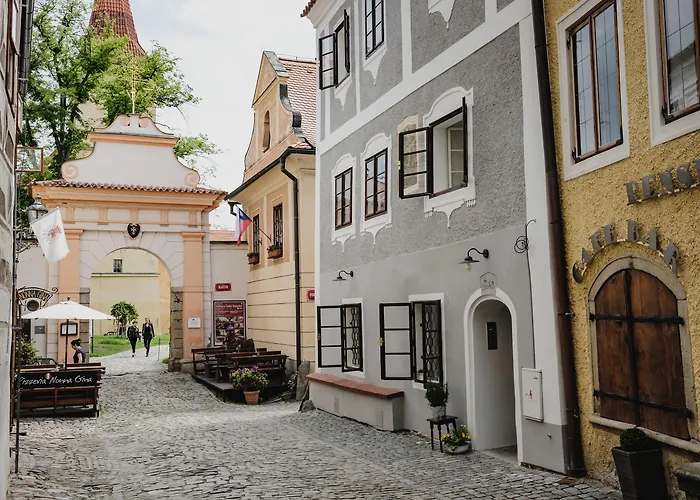 Monastery Garden Bistro & 4* Чески-Крумлов